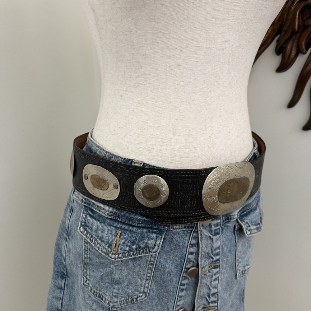 Vintage Brown Leather Concho Belt Silver Tone Embossed Western Boho 41 Inch - Picture 4 of 8